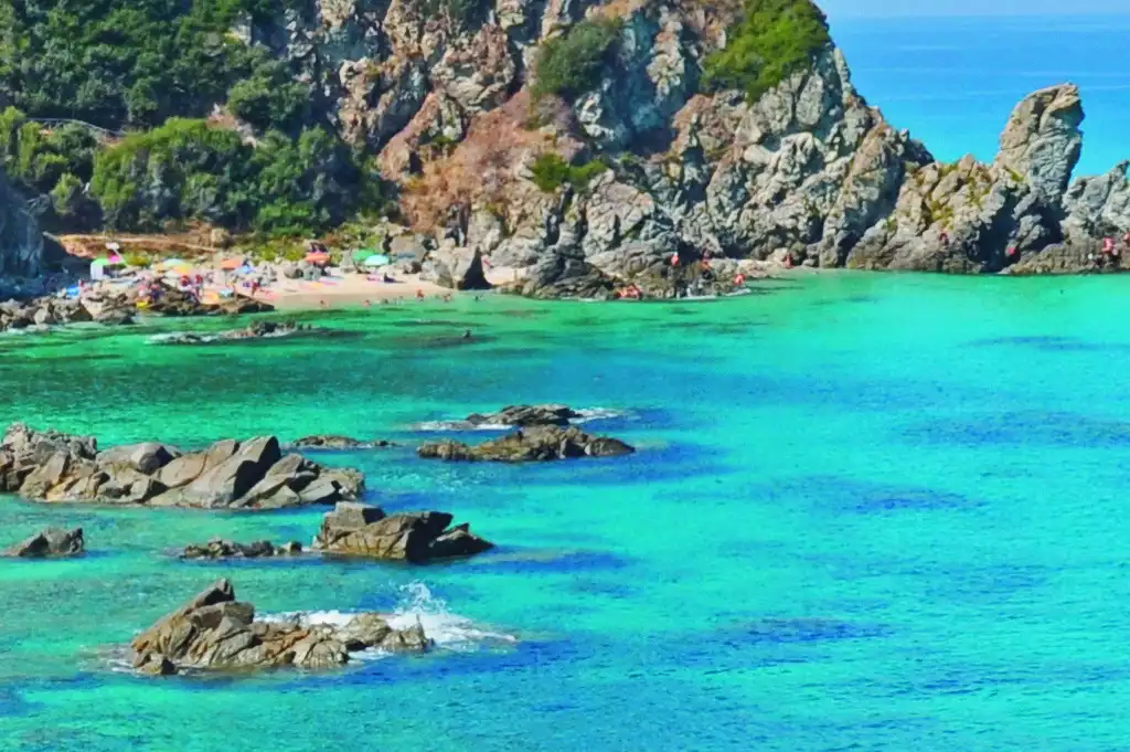 Pizzo Calabro: Storia, Mare e Tradizione