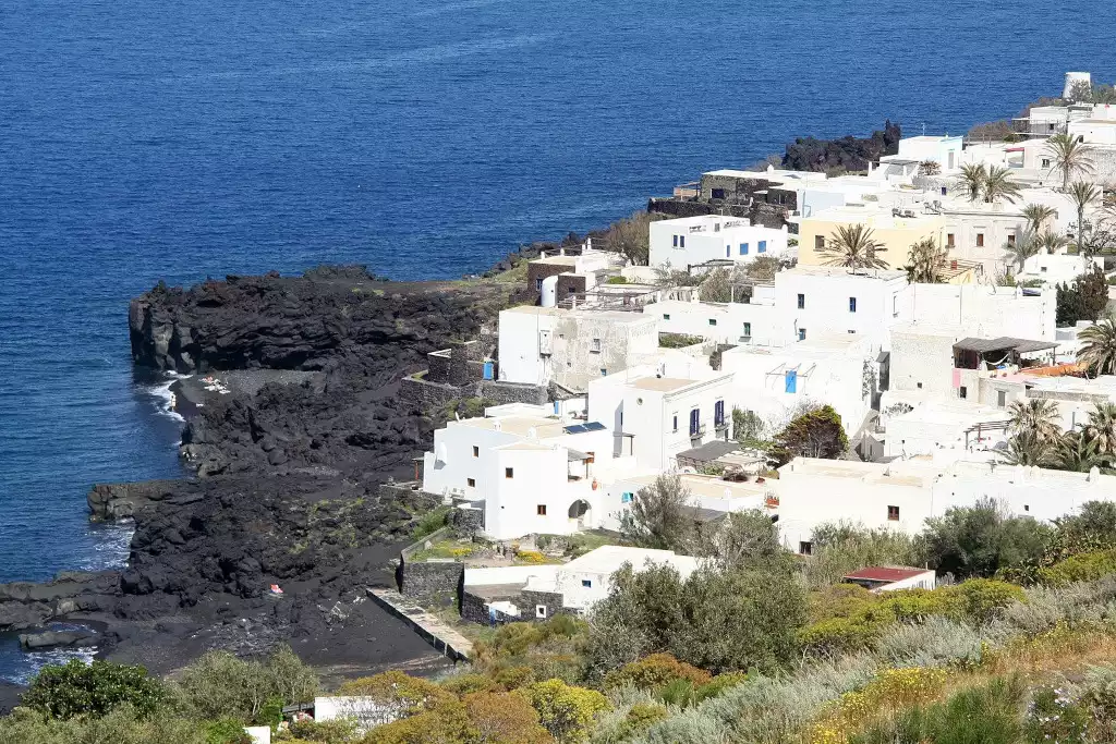 Stromboli bei Nacht