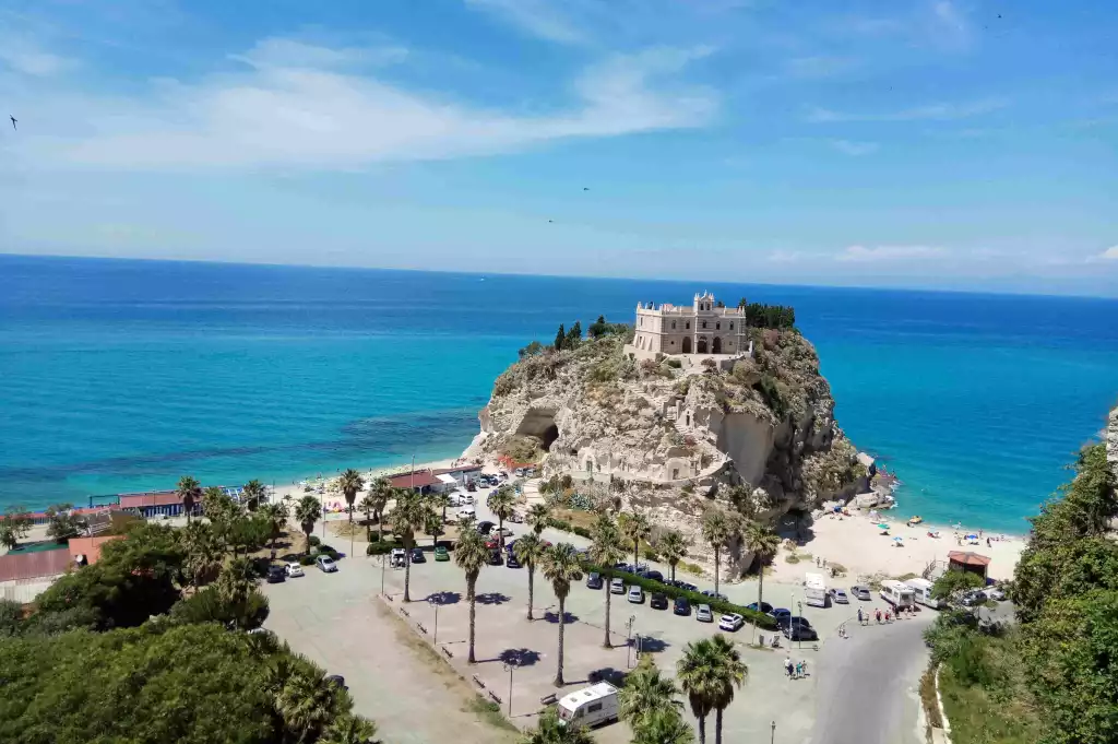 Trekking to Tropea and Monte Poro